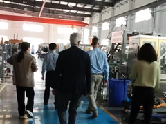 西班牙客户参观工厂2_543_543_538_403.png